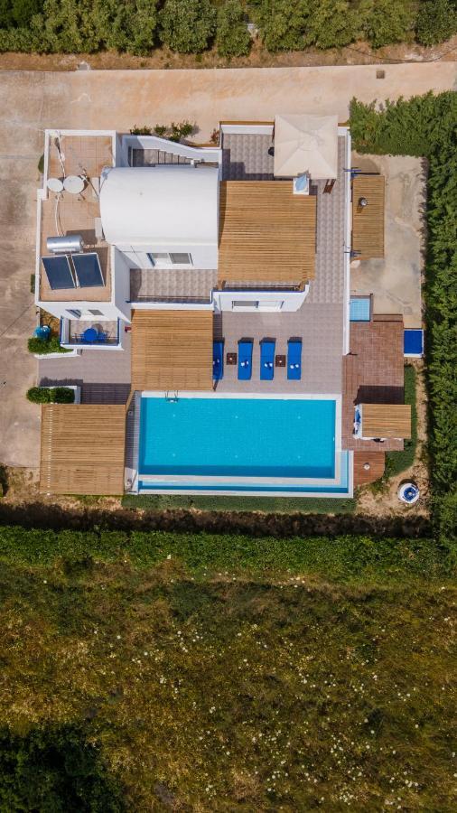 White Blue Villa *