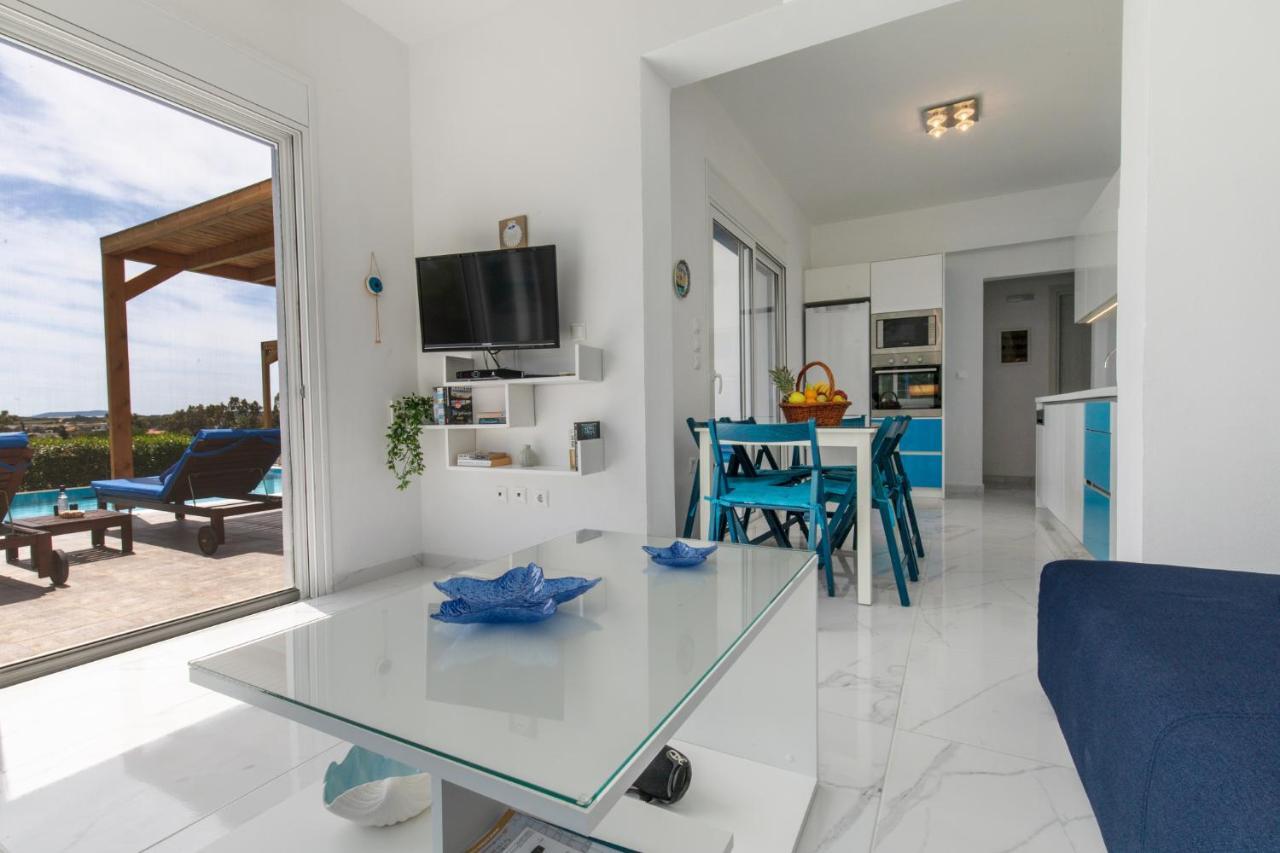 Villa White Blue Lachania